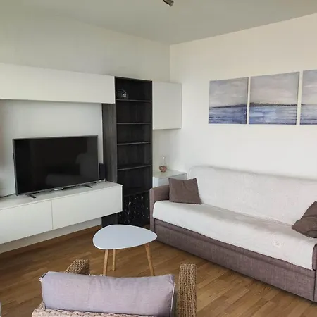 شقة North Sea View With Parking ميدل كيرك