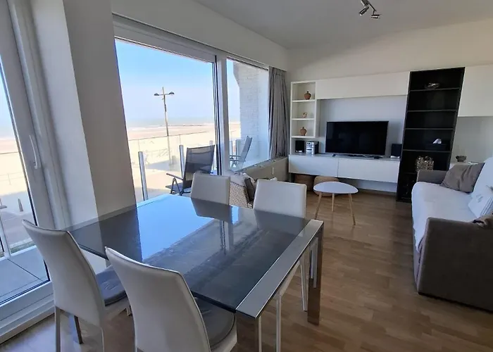 North Sea View With Parking *