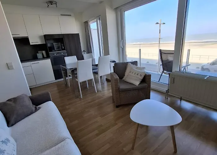 North Sea View With Parking Apartment